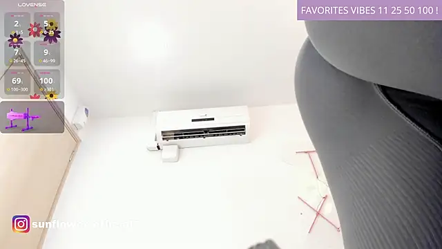 LissMonroe online show from January 28, 2025, 10:45 am