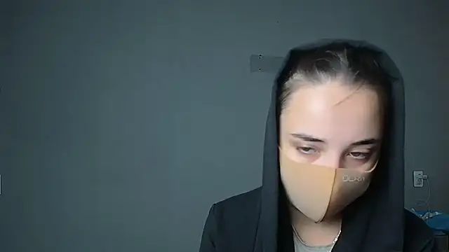 Eva Gloryy online show from October 8, 2025, 9:18 am