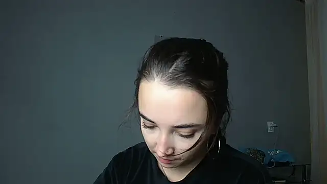 Snapshot of Eva_Gloryy chatting on November 4, 2025, 1:32 pm Eva Gloryy online show from November 4, 2025, 1:32 pm