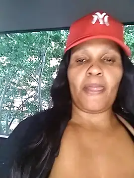 bubblendz1988 online show from November 8, 2025, 3:34 pm