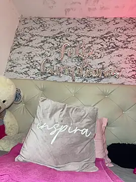 Lili  taylor online show from February 26, 2026, 12:53 am