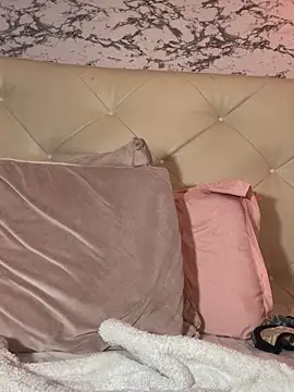 Lili  taylor online show from April 5, 2026, 7:27 am