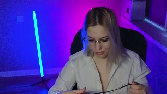 HotBrandyX online show from March 7, 2025, 2:04 am