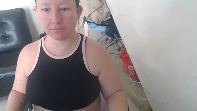 Yohis Kiut25 online show from November 14, 2025, 6:50 pm