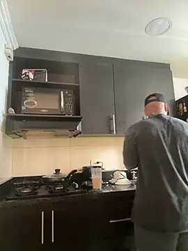 dereckgreen online show from April 7, 2026, 4:29 pm