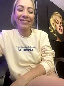 viktoria davis  online show from November 14, 2025, 12:42 am