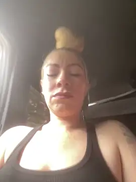 viktoria davis  online show from June 16, 2026, 8:55 pm