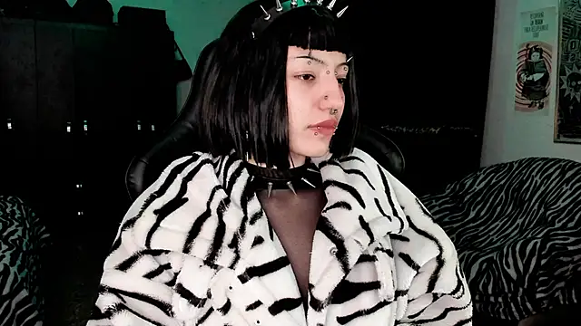 Snapshot of roxy_toxic chatting on December 17, 2025, 2:28 am roxy toxic online show from December 17, 2025, 2:28 am