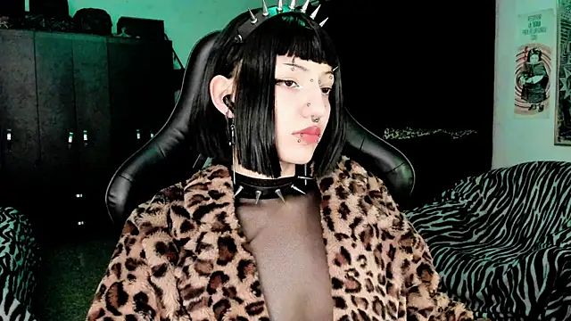 Snapshot of roxy_toxic chatting on January 9, 2026, 12:46 am roxy toxic online show from January 9, 2026, 12:46 am