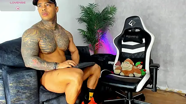 Snapshot of owen_freid chatting on October 24, 2025, 8:49 pm owen freid online show from October 24, 2025, 8:49 pm