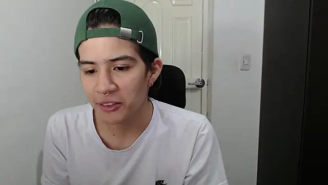 Snapshot of Dha_lia0 chatting on January 23, 2025, 9:18 pm Dha lia0 online show from January 23, 2025, 9:18 pm