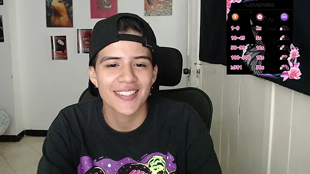 Snapshot of Dha_lia0 chatting on November 18, 2025, 9:52 pm Dha lia0 online show from November 18, 2025, 9:52 pm