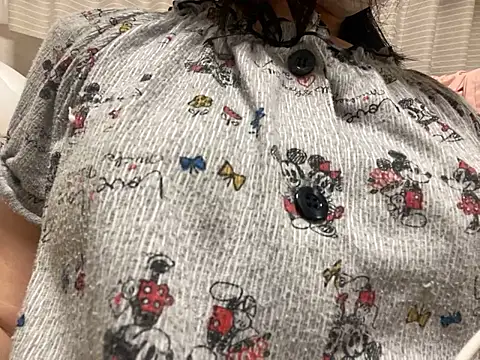 Snapshot of riri_riri_jp chatting on September 17, 2025, 11:45 am riri riri jp online show from September 17, 2025, 11:45 am