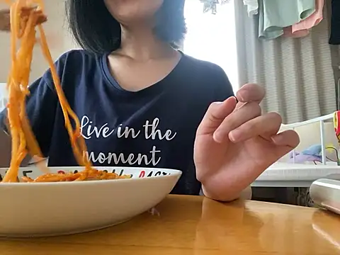 Snapshot of riri_riri_jp chatting on September 21, 2025, 5:42 am riri riri jp online show from September 21, 2025, 5:42 am