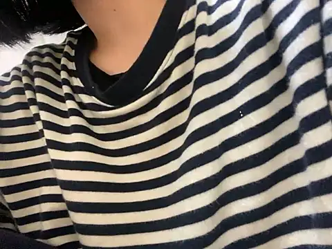 Snapshot of riri_riri_jp chatting on November 8, 2025, 3:45 pm riri riri jp online show from November 8, 2025, 3:45 pm