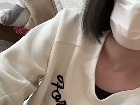 Snapshot of riri_riri_jp chatting on February 1, 2026, 6:45 am riri riri jp online show from February 1, 2026, 6:45 am