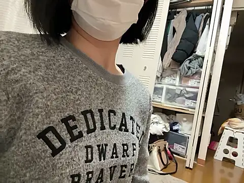 Snapshot of riri_riri_jp chatting on February 28, 2026, 10:27 am riri riri jp online show from February 28, 2026, 10:27 am