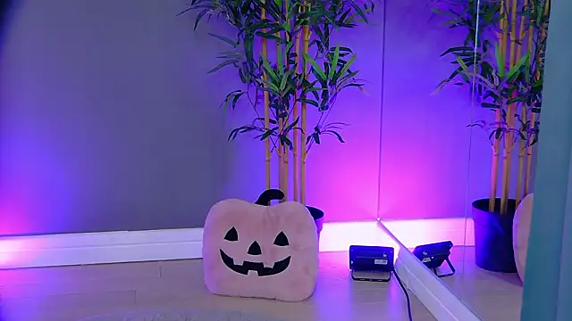 Snapshot of PatriciaSpice chatting on February 15, 2026, 5:48 am PatriciaSpice online show from February 15, 2026, 5:48 am