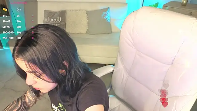 Nicole Foxx  online show from February 27, 2026, 7:25 pm