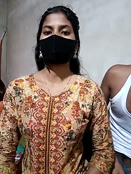 Hot couple 1 online show from March 21, 2026, 11:37 am