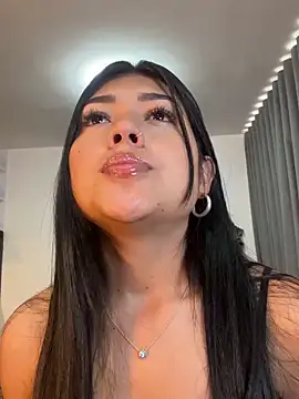 1lubonnie online show from January 22, 2025, 9:32 pm