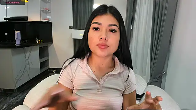 1lubonnie online show from February 26, 2025, 4:58 am