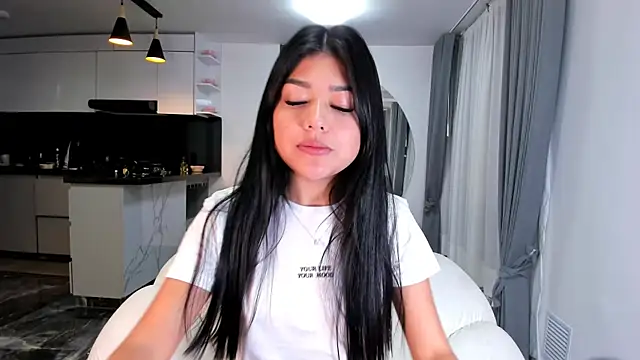 1lubonnie online show from March 5, 2025, 3:40 am