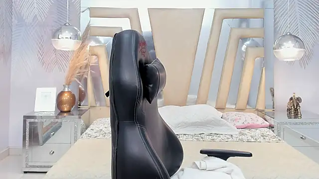 LIA SWAN  online show from January 27, 2025, 3:15 am