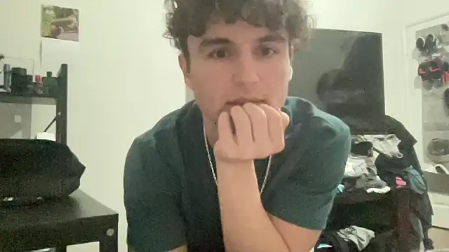 Snapshot of ryan_28747 chatting on December 14, 2025, 2:06 am ryan 28747 online show from December 14, 2025, 2:06 am