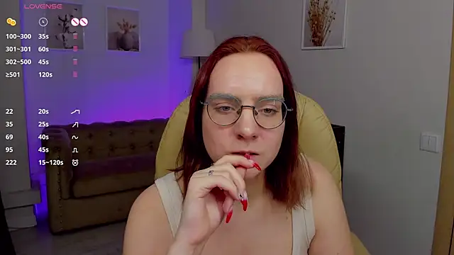 Snapshot of _candy__sweet__ chatting on February 1, 2025, 3:39 pm candy sweet online show from February 1, 2025, 3:39 pm