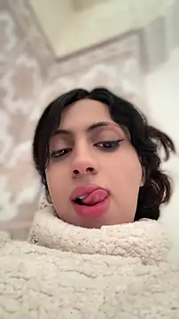 majdolin78 online show from April 14, 2026, 9:15 am