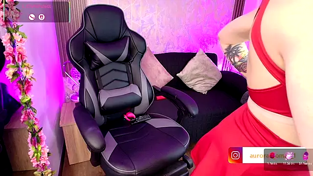 Aurora thomas  1 online show from September 11, 2025, 11:38 pm