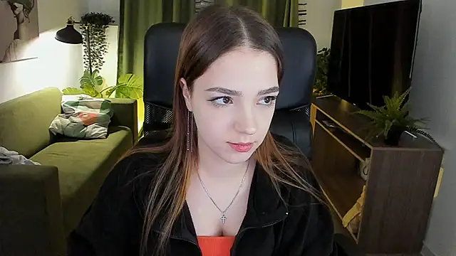 PamBeesly online show from March 5, 2025, 2:12 pm