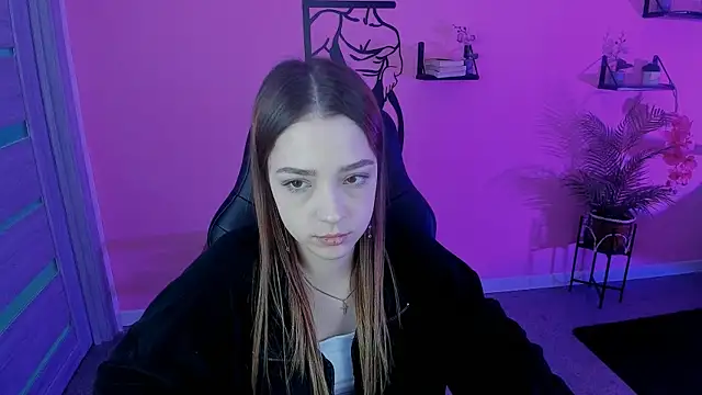 PamBeesly online show from March 22, 2025, 11:32 am