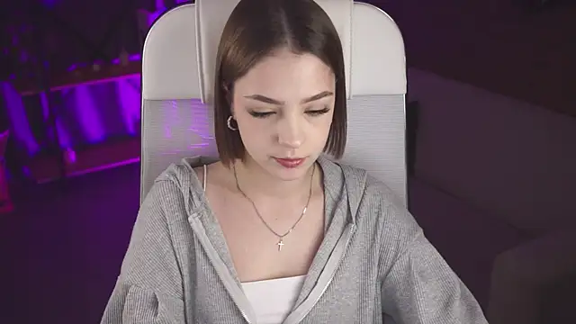 PamBeesly online show from September 19, 2025, 8:38 am