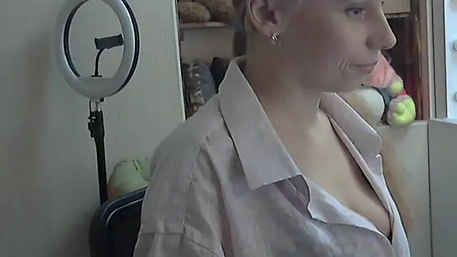 xMilagrosxs online show from March 22, 2026, 3:26 pm