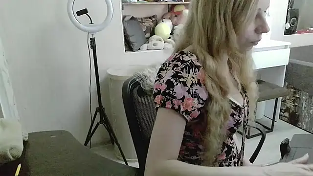 xMilagrosxs online show from March 30, 2026, 9:21 am