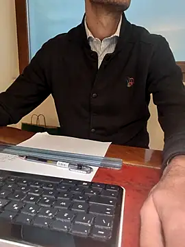 AvvocatoPorco online show from October 22, 2025, 10:15 am