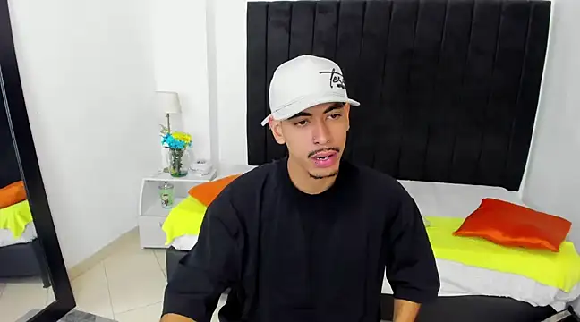 Snapshot of brad_usma chatting on February 7, 2025, 4:06 am brad usma online show from February 7, 2025, 4:06 am