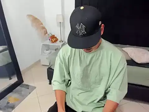 Snapshot of brad_usma chatting on March 1, 2025, 3:43 am brad usma online show from March 1, 2025, 3:43 am