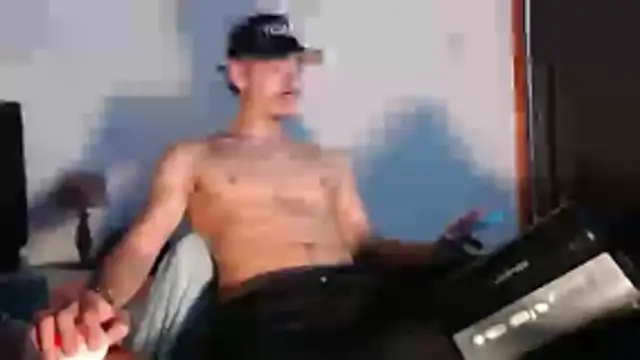 Snapshot of brad_usma chatting on October 15, 2025, 7:03 pm brad usma online show from October 15, 2025, 7:03 pm