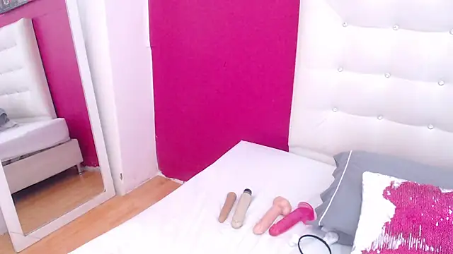 tinyy whore18 online show from February 27, 2025, 5:47 pm