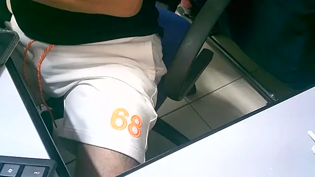 Snapshot of Greeneyes0820 chatting on September 17, 2025, 11:01 am Greeneyes0820 online show from September 17, 2025, 11:01 am