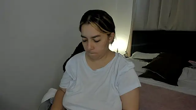 brithany olson25 online show from February 15, 2026, 5:20 pm