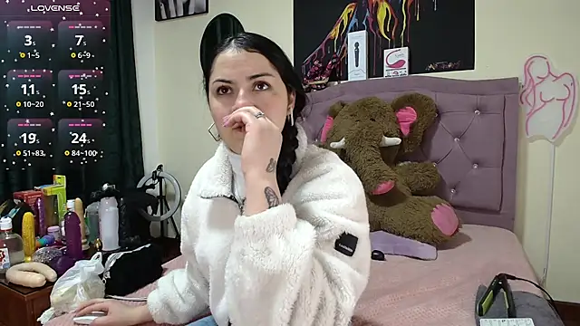 Emmie Hot online show from September 12, 2025, 11:54 am