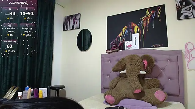 Emmie Hot online show from November 24, 2025, 12:16 pm