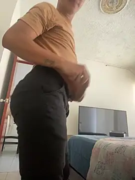 Snapshot of Diegosavage3 chatting on February 5, 2025, 8:57 pm Diegosavage3 online show from February 5, 2025, 8:57 pm