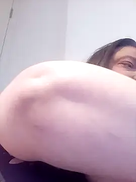 HotHornyEmmaX online show from February 10, 2025, 12:29 pm