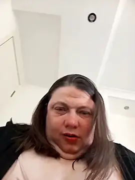 HotHornyEmmaX online show from April 7, 2026, 5:35 pm