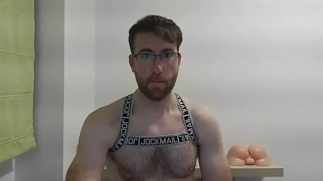 Snapshot of machohiberiko chatting on February 1, 2026, 5:55 pm machohiberiko online show from February 1, 2026, 5:55 pm